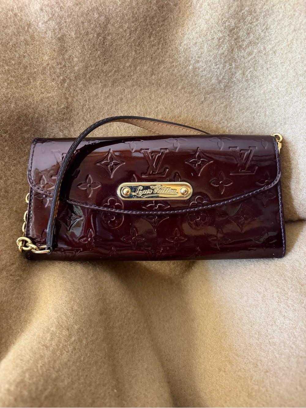 Louis Vuitton Vernis (Patent Leather) Shoulder Bag - Amarante (Deep Bordeaux)